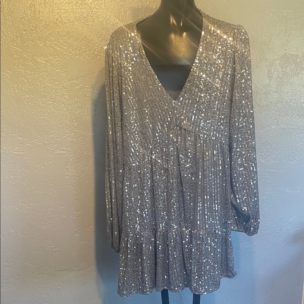 MELLODAY Sparkling Silver Sequin Top